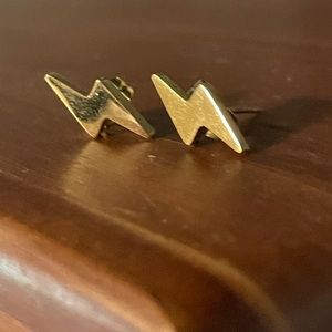 ⚡️ Earrings. Bought at a local boutique. Similar to the stock photos